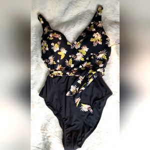 Mynah Swimsuit NWT XL